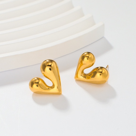 18K Gold Plated Heart Earrings*Stud Earrings* - Picture 5 of 9